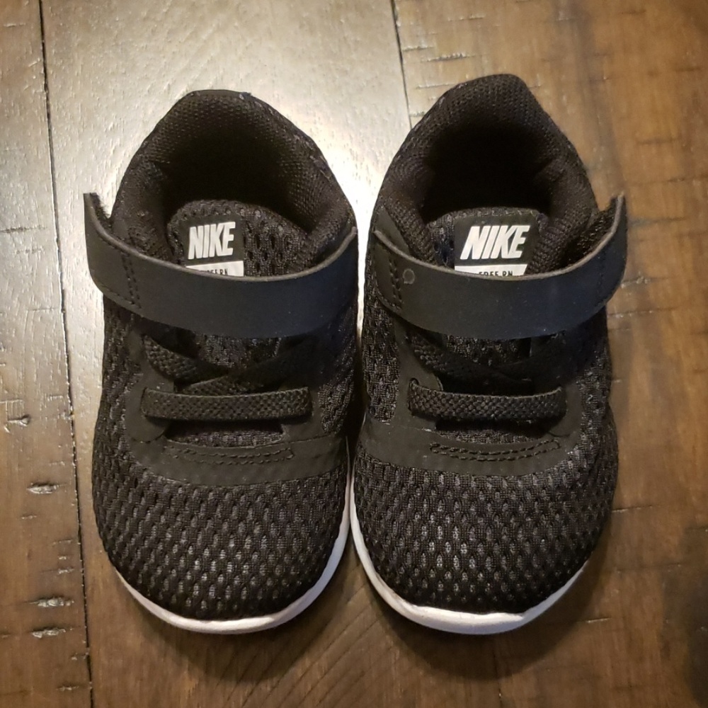 Infant tennis shoes